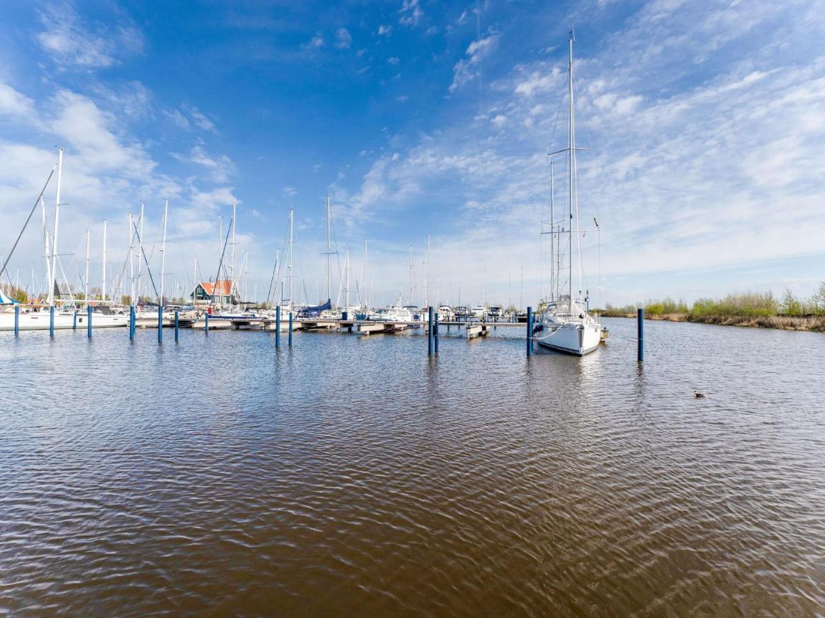 Beautiful Houseboat In Marina Of Volendam Hotel Exterior photo