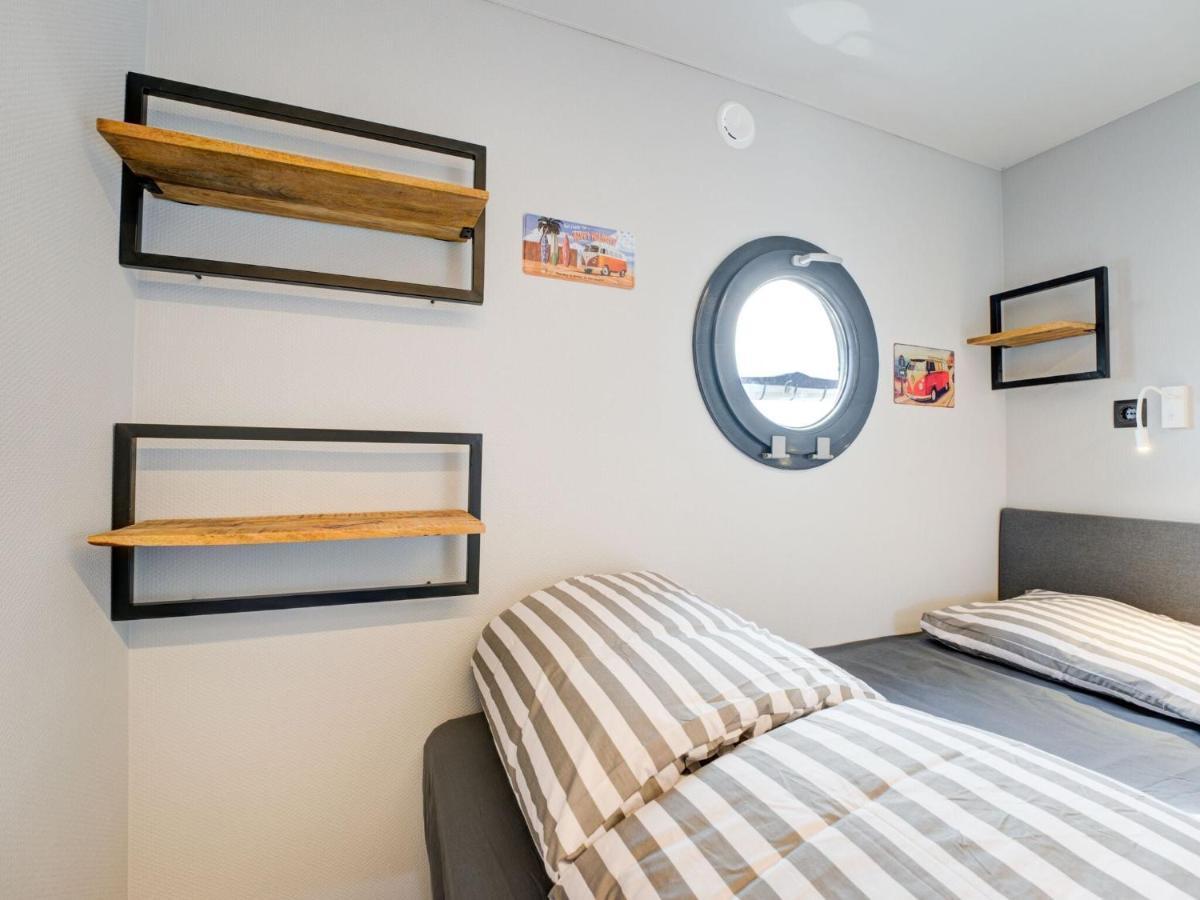 Beautiful Houseboat In Marina Of Volendam Hotel Exterior photo